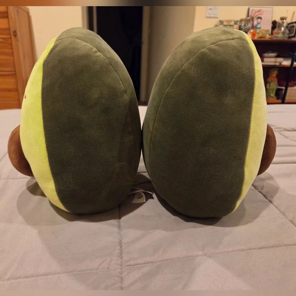 SET OF TWO - PLUSH ADORABLE AVOCADO HALVES (BOTH WITH THE SEED IN THEIR TUMMY) - Picture 4 of 11